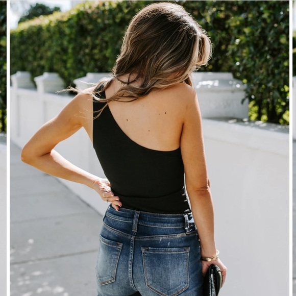 Black Off The Shoulder Bodysuit - Picture 2 of 5